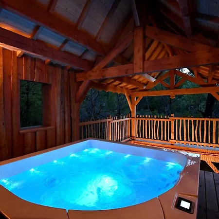 Camping Les 7 Montagnes *